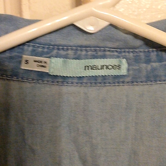 Maurices women's size small long sleeved button up shirt (J4) - Picture 2 of 4